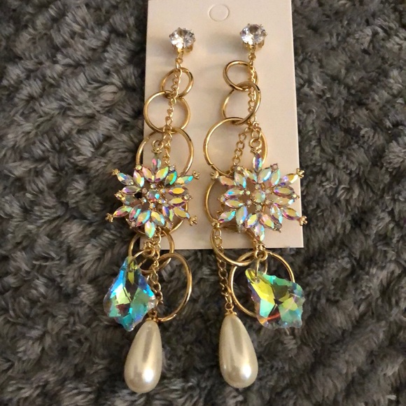 Earrings - Picture 1 of 1